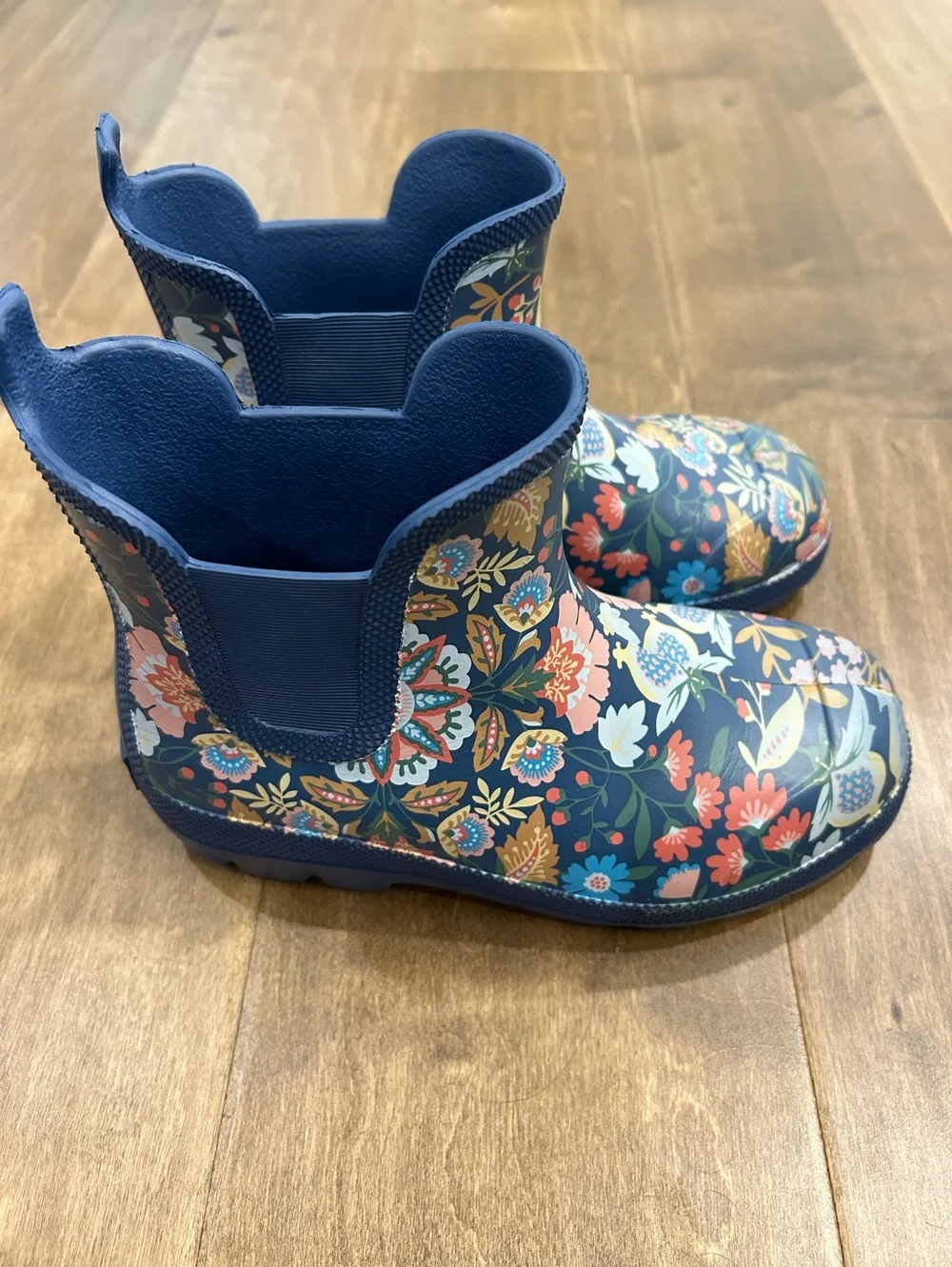 Vera Bradley totes Carson waterproof floral blue rain boots 6